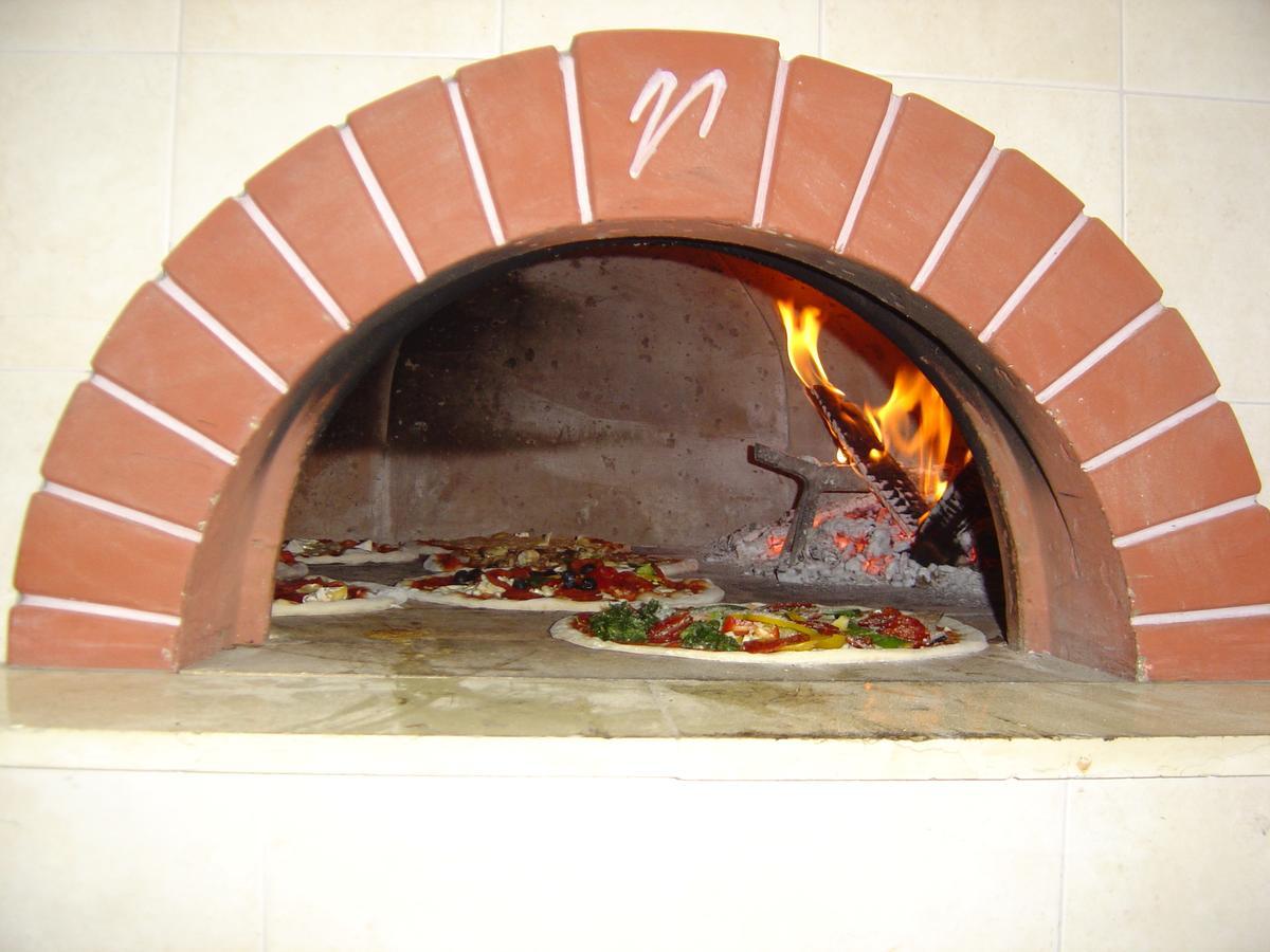 Gasthof Pizzeria Unterwirt Collepietra  Exteriör bild